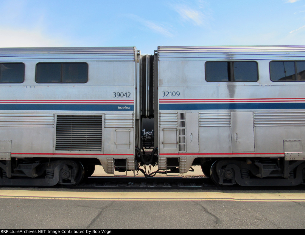 AMTK 39042 and 32109